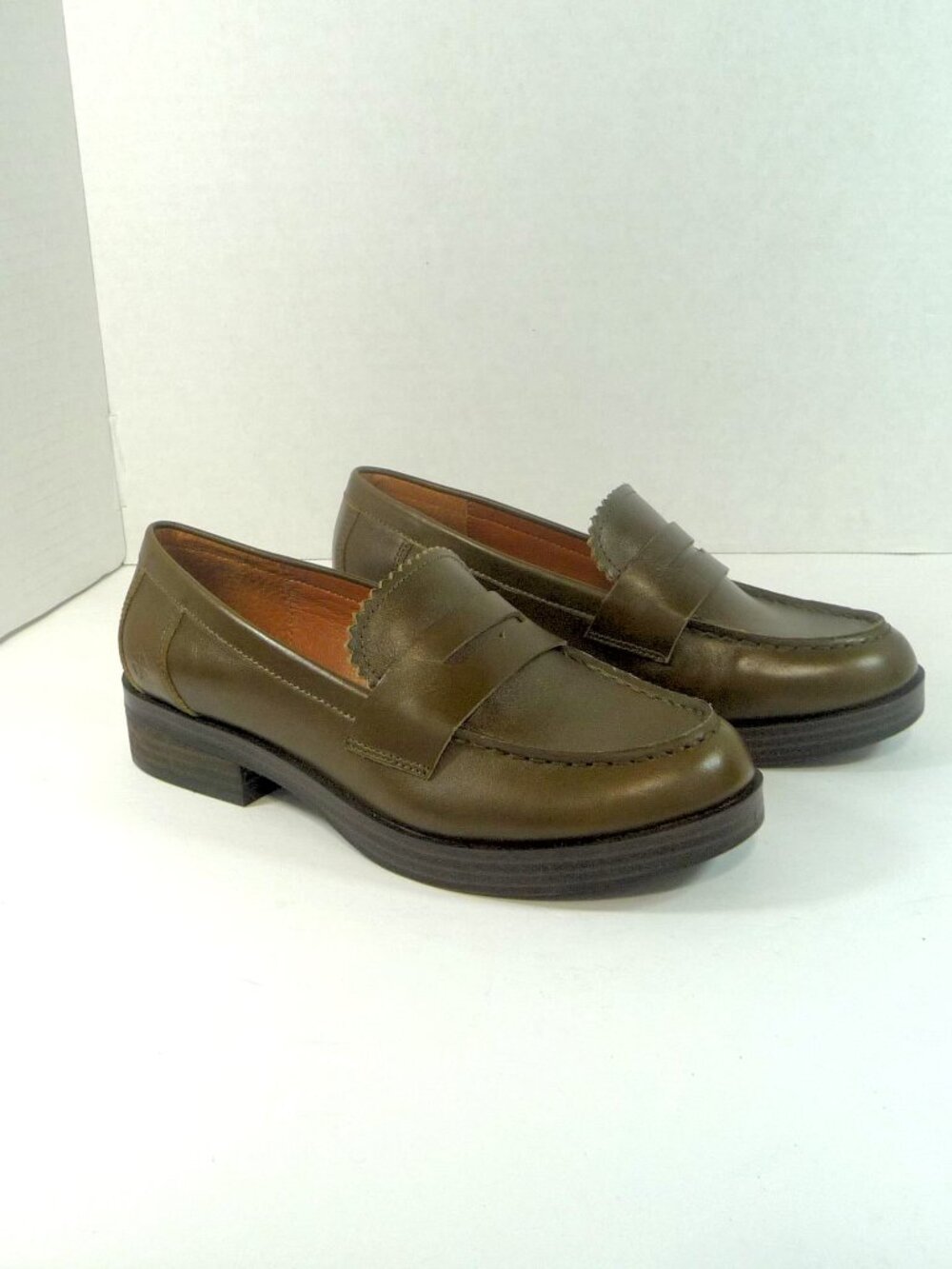 Lucky Brand Size 6.5 Floriss Penny Loafer